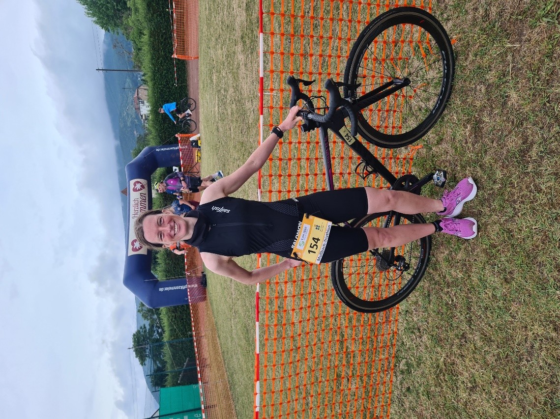 Miriam P. nach dem bike check-out